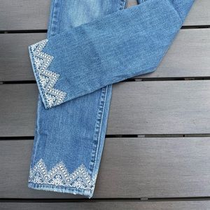 Lucky Brand Sweet Crop Blue Denim Jeans with White Embroidery